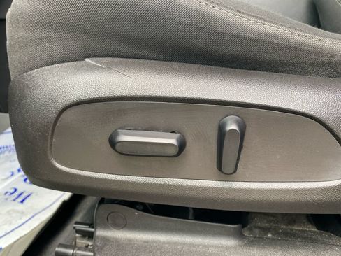 Used 2018 GMC Acadia SLE w/ Driver Alert Package I AWD/4WD image 19