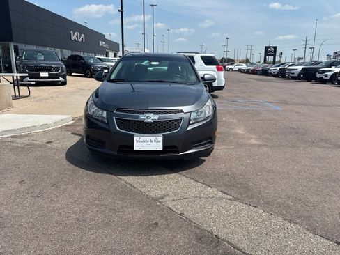 Used 2013 Chevrolet Cruze LT FWD image 2