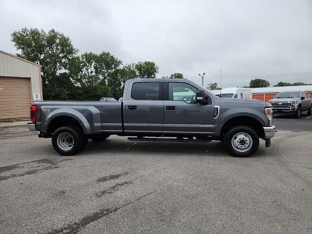 Used 2022 Ford F350 XLT AWD/4WD image 3