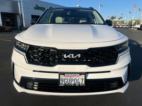 Used 2023 Kia Sorento EX w/ Panoramic Sunroof Package FWD image 4