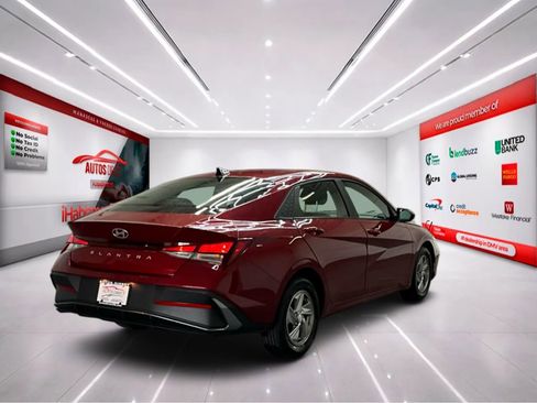 Used 2024 Hyundai Elantra SE image 7
