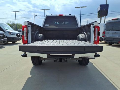 New 2026 Ford F250 Platinum w/ Platinum Plus Package AWD/4WD image 8