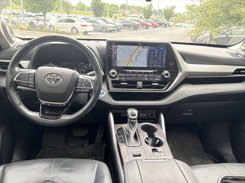 Used 2021 Toyota Highlander Platinum AWD/4WD image 29