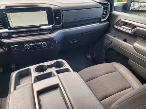 Used 2024 Chevrolet Silverado 2500 LT image 20