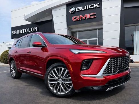 Used 2025 Buick Enclave Avenir w/ Super Cruise Package AWD/4WD image 3