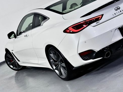 Used 2020 INFINITI Q60 Red Sport 400 w/ Carbon Fiber Package image 13