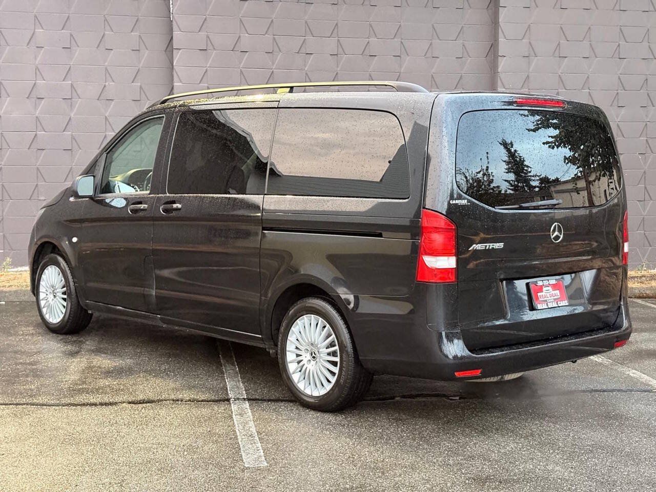 Used 2018 Mercedes-Benz Metris Passenger image 33