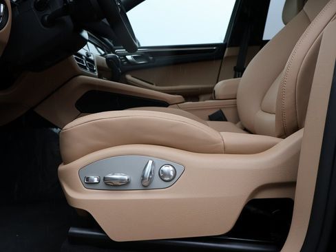 New 2026 Porsche Macan image 34