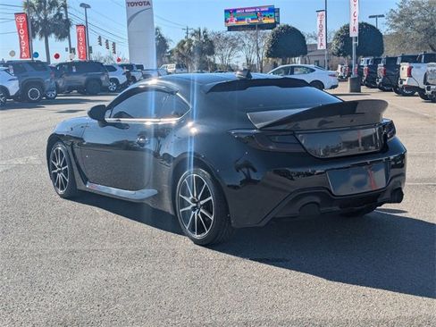 Certified 2023 Toyota GR86 Base image 5