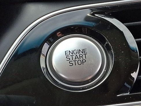 Used 2022 Genesis G70 2.0T image 23