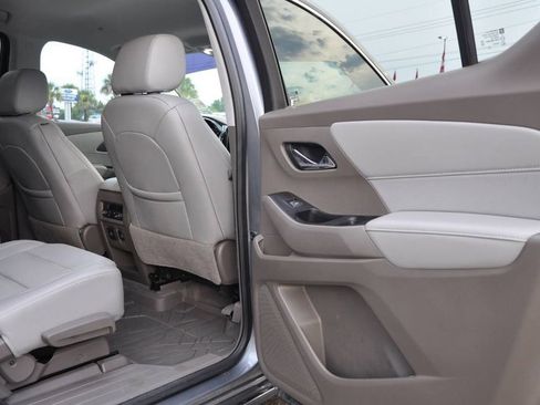 Used 2020 Chevrolet Traverse Premier image 15