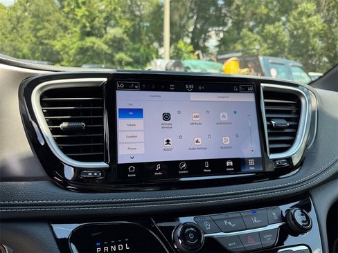 New 2026 Chrysler Pacifica Select image 30