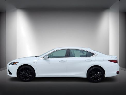 Used 2023 Lexus ES 250 w/ Accessory Package (Z2) AWD/4WD image 2