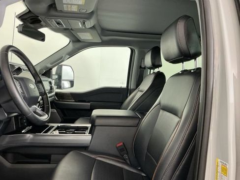 Certified 2025 Ford F450 Lariat w/ FX4 Off-Road Package AWD/4WD image 17