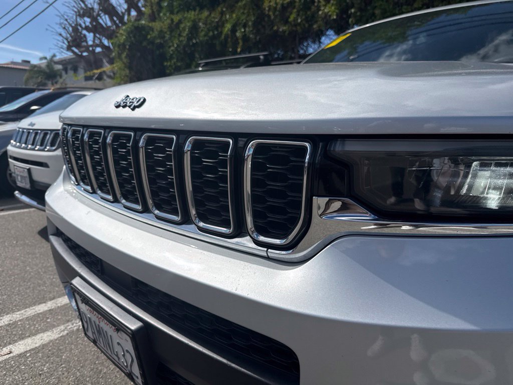 Used 2021 Jeep Grand Cherokee L Limited RWD image 3