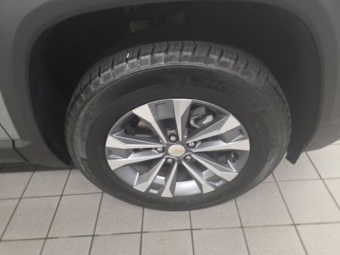 New 2025 Chevrolet Equinox LT w/ Safety and Technology Package image 9