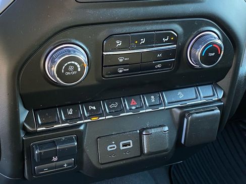 Used 2025 Chevrolet Silverado 2500 Custom w/ Custom Value Package image 17