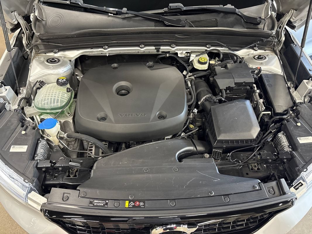 Used 2019 Volvo XC40 T5 R-Design AWD/4WD image 57