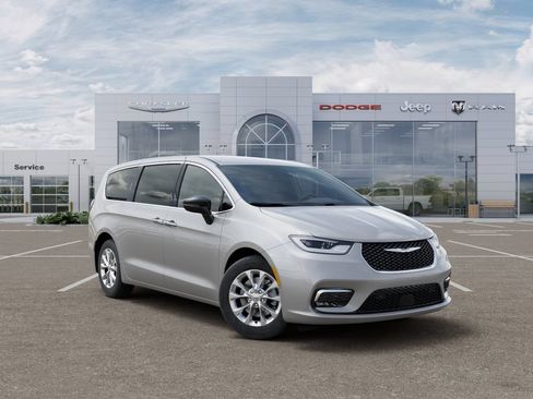 New 2026 Chrysler Pacifica Select AWD/4WD image 5