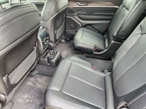New 2026 Jeep Grand Cherokee L Limited AWD/4WD image 19