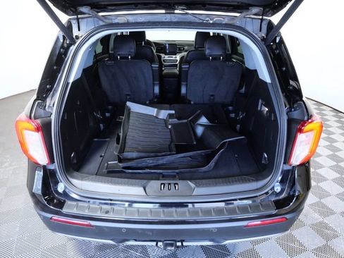 Certified 2023 Ford Explorer XLT w/ Equipment Group 202A AWD/4WD image 7