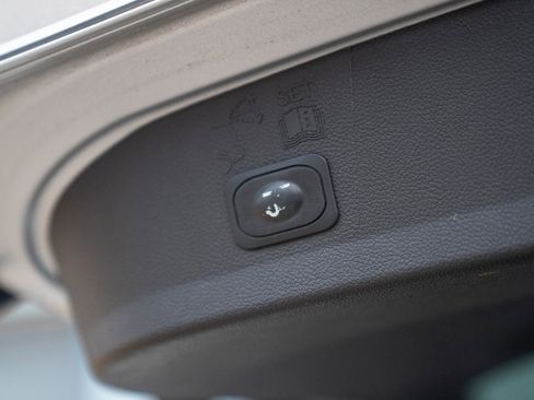 Used 2018 Ford Escape SEL w/ Ford Safe & Smart Package image 17