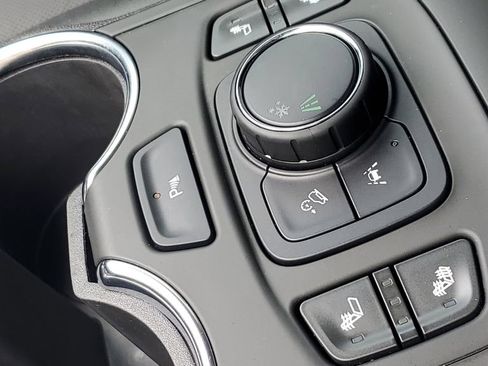 Used 2023 GMC Terrain SLT w/ Infotainment Package II FWD image 30