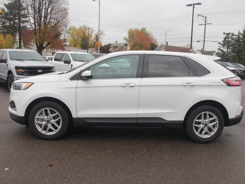 Used 2023 Ford Edge SEL image 2