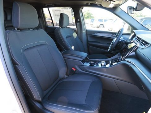 New 2025 Jeep Grand Cherokee Laredo X image 28