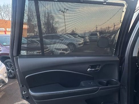 Used 2018 Honda Pilot Touring image 21