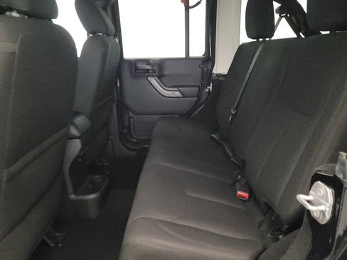 Used 2018 Jeep Wrangler Unlimited Sport S image 18