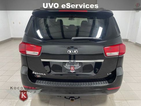 Used 2016 Kia Sedona LX w/ LX Convenience Package FWD image 5