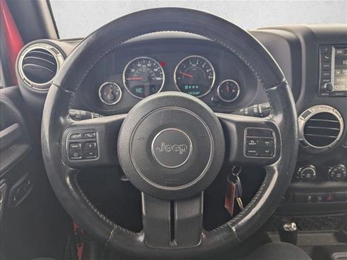 Used 2015 Jeep Wrangler Unlimited Rubicon w/ Connectivity Group image 10