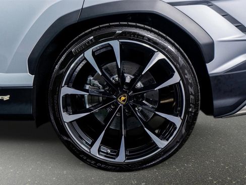 Used 2024 Lamborghini Urus S AWD/4WD image 16