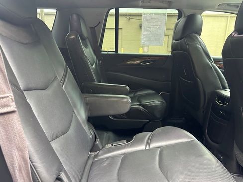 Used 2015 Cadillac Escalade Premium AWD/4WD image 13