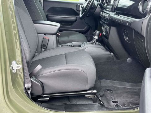 Used 2022 Jeep Wrangler Unlimited Sport image 23