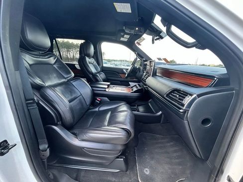 Used 2019 Lincoln Navigator L Reserve AWD/4WD image 11