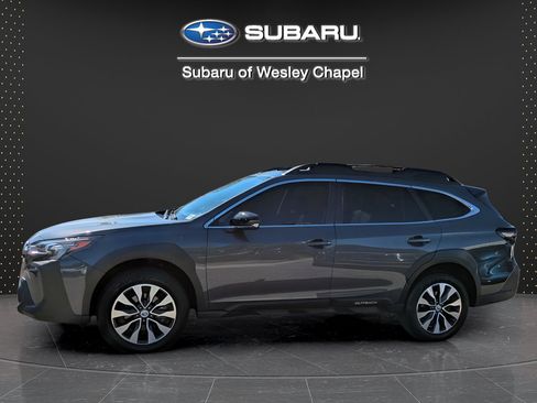 Used 2025 Subaru Outback Premium AWD/4WD image 6