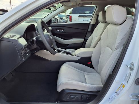 Used 2023 Honda Accord EX image 17