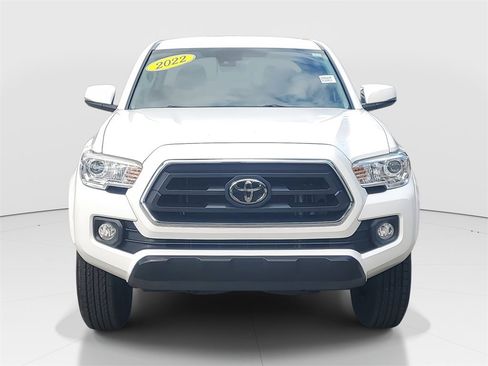 Certified 2022 Toyota Tacoma SR5 image 2