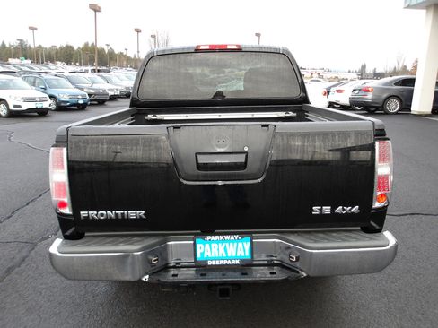 Used 2010 Nissan Frontier SE image 4