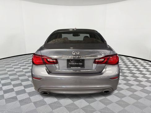 Used 2016 INFINITI Q70 L 3.7 RWD image 10