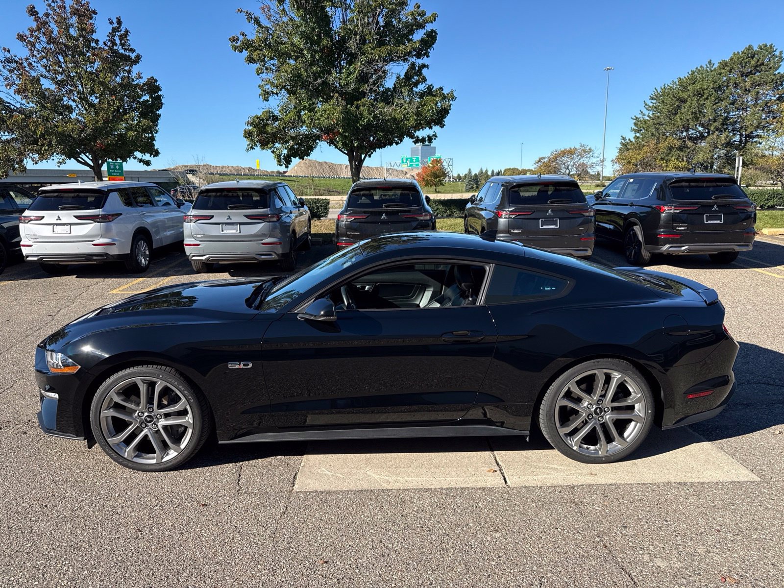 Used 2021 Ford Mustang GT Premium w/ Equipment Group 401A RWD image 3