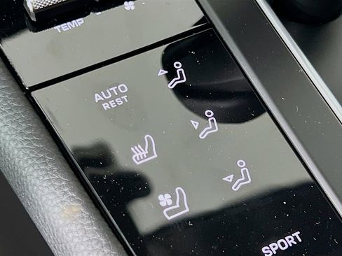 New 2026 Porsche Macan S image 23