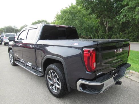 Used 2022 GMC Sierra 1500 SLT w/ SLT Premium Plus Package AWD/4WD image 5