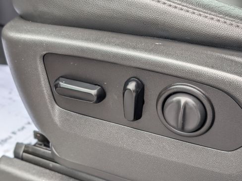 Used 2020 Chevrolet Silverado 1500 LT Trail Boss image 32