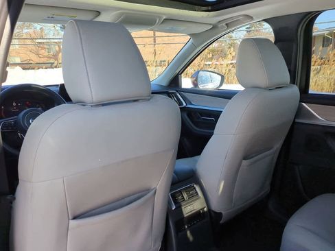 Used 2024 MAZDA CX-90 Plug-In Hybrid w/ Premium Pkg image 17