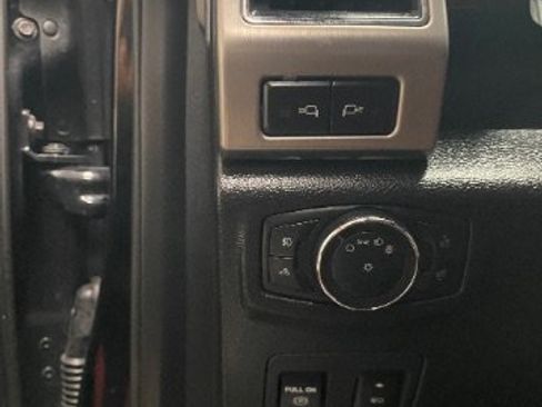 Used 2018 Ford F150 Platinum RWD image 20