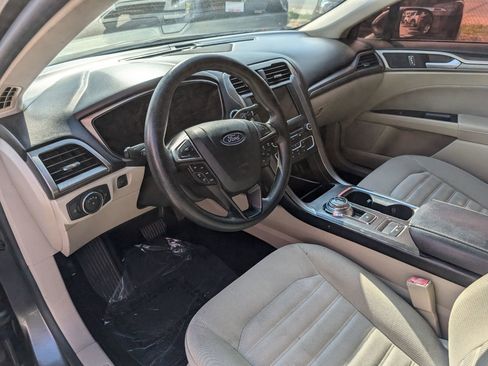 Used 2018 Ford Fusion SE image 12