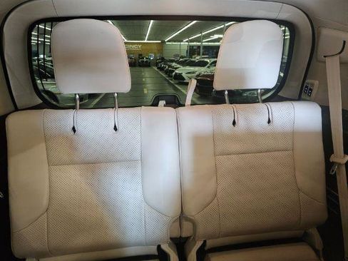 Used 2019 Lexus GX 460 Luxury AWD/4WD image 36